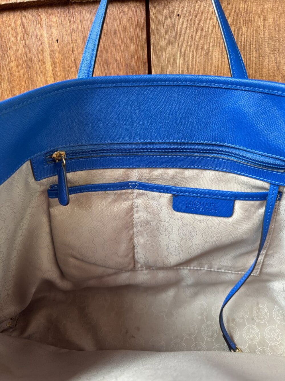 Michael Kors Jet Set Travel Large Top Zip Leather Royal Blue Tote Bag w/Charm - Picture 7 of 16